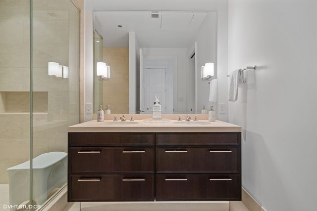 118 E Erie Street 37H, Chicago, IL 60611