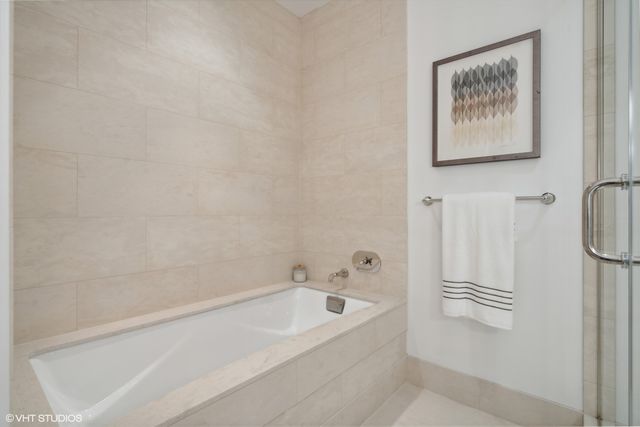 118 E Erie Street 37H, Chicago, IL 60611