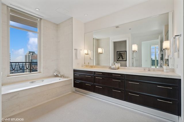 118 E Erie Street 37H, Chicago, IL 60611