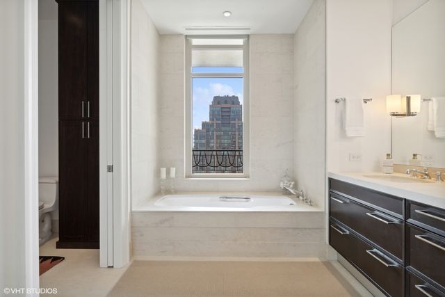 118 E Erie Street 37H, Chicago, IL 60611