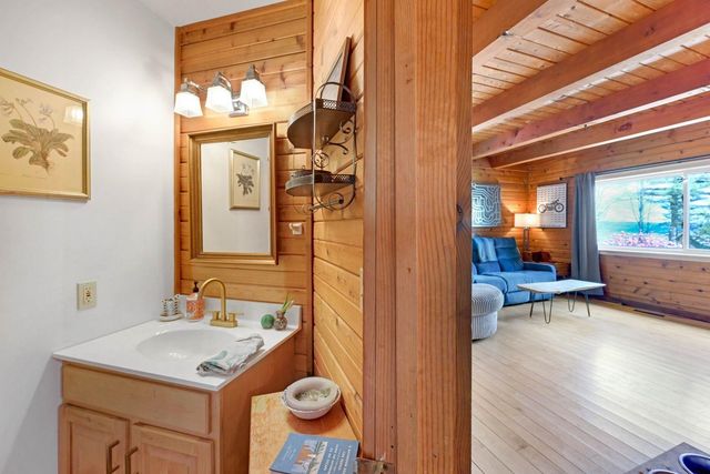 49 View Point Road, Putney, VT 05346