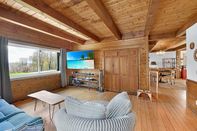 49 View Point Road, Putney, VT 05346