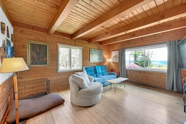 49 View Point Road, Putney, VT 05346