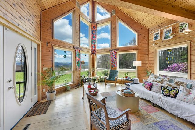 49 View Point Road, Putney, VT 05346