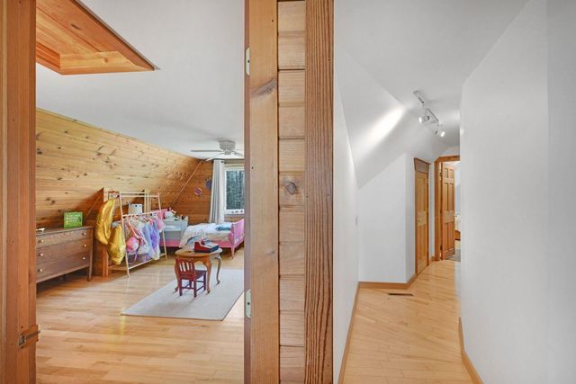 49 View Point Road, Putney, VT 05346