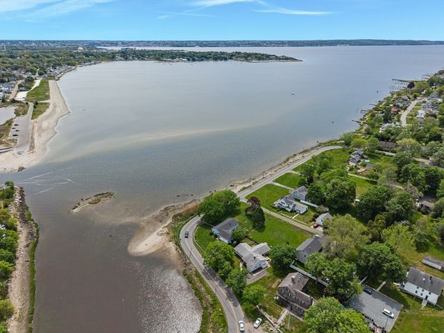 821 Pearse Rd, Swansea, MA 02777