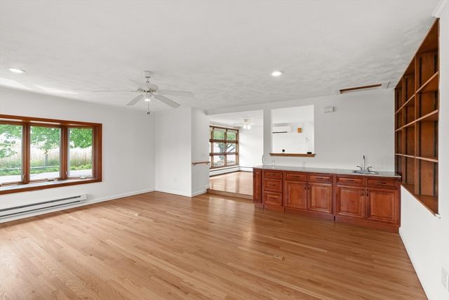 821 Pearse Rd, Swansea, MA 02777