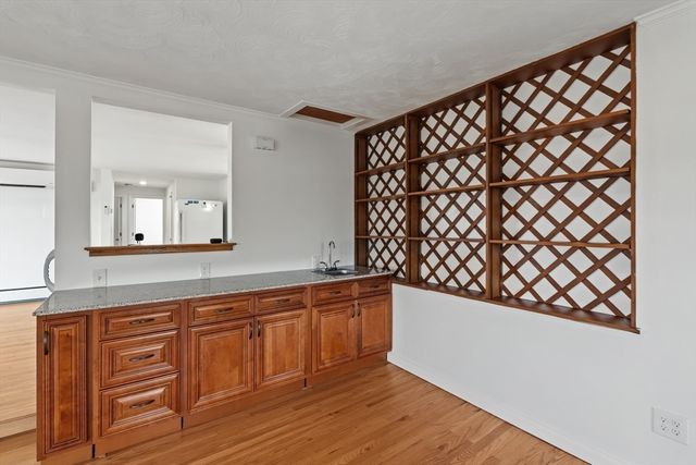 821 Pearse Rd, Swansea, MA 02777