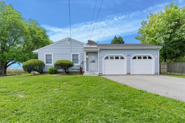 821 Pearse Rd, Swansea, MA 02777