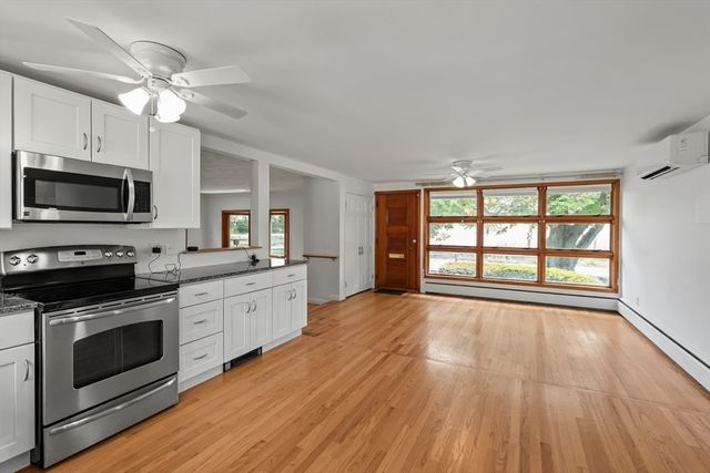 821 Pearse Rd, Swansea, MA 02777