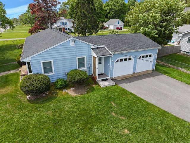821 Pearse Rd, Swansea, MA 02777