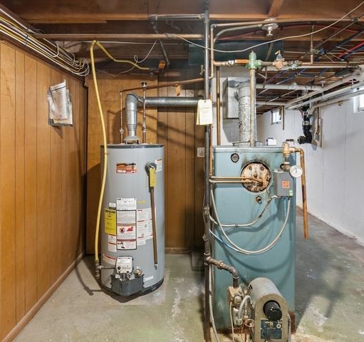 821 Pearse Rd, Swansea, MA 02777