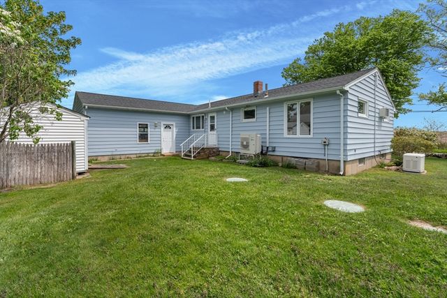 821 Pearse Rd, Swansea, MA 02777