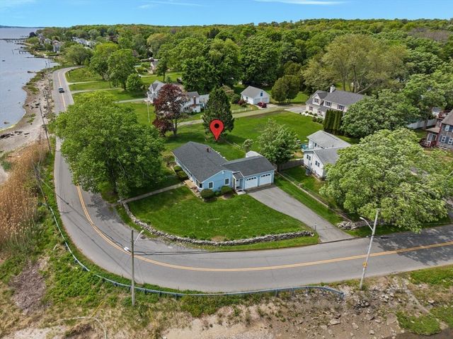 821 Pearse Rd, Swansea, MA 02777