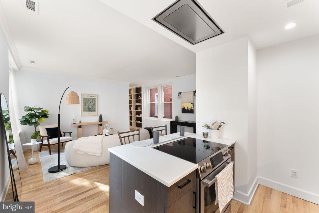 242 S 13TH ST #E, PHILADELPHIA, PA 19107 — photo 3