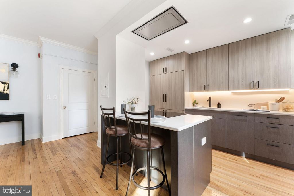 242 S 13TH ST #E, PHILADELPHIA, PA 19107 — photo 4