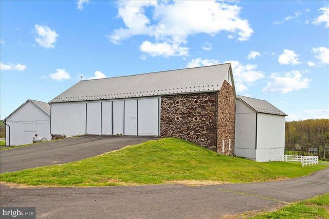 215 NOCKAMIXON RD, Kintnersville, PA 18930