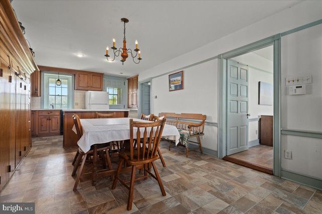 215 NOCKAMIXON RD, Kintnersville, PA 18930