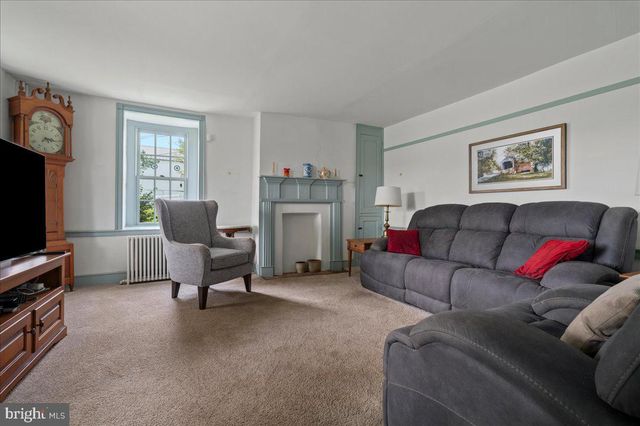 215 NOCKAMIXON RD, Kintnersville, PA 18930