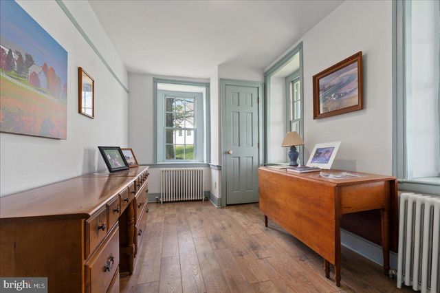 215 NOCKAMIXON RD, Kintnersville, PA 18930