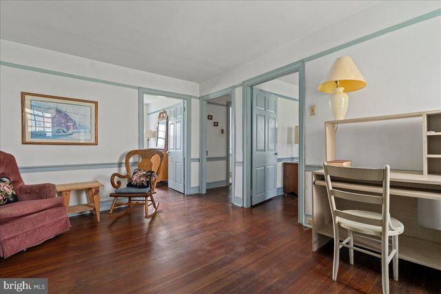215 NOCKAMIXON RD, Kintnersville, PA 18930