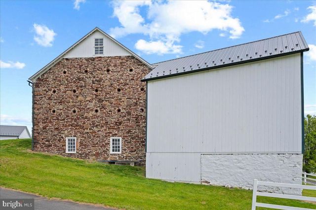 215 NOCKAMIXON RD, Kintnersville, PA 18930