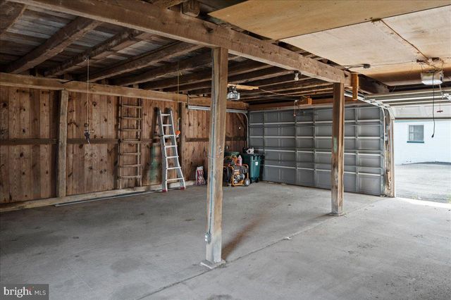 215 NOCKAMIXON RD, Kintnersville, PA 18930