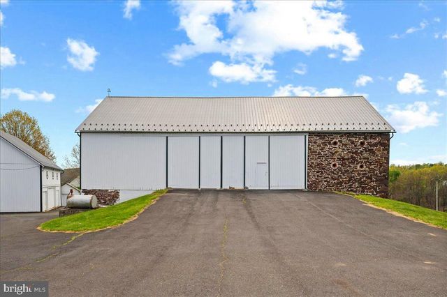 215 NOCKAMIXON RD, Kintnersville, PA 18930