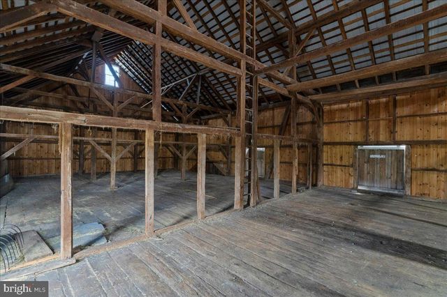 215 NOCKAMIXON RD, Kintnersville, PA 18930