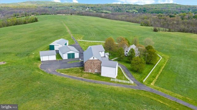 215 NOCKAMIXON RD, Kintnersville, PA 18930