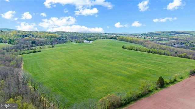 215 NOCKAMIXON RD, Kintnersville, PA 18930