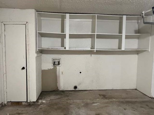 806 Phillips Drive, Ennis, TX 75119