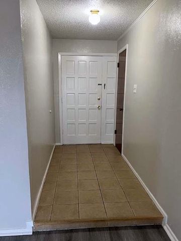 806 Phillips Drive, Ennis, TX 75119
