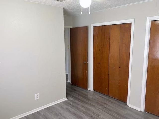 806 Phillips Drive, Ennis, TX 75119