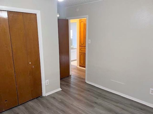 806 Phillips Drive, Ennis, TX 75119