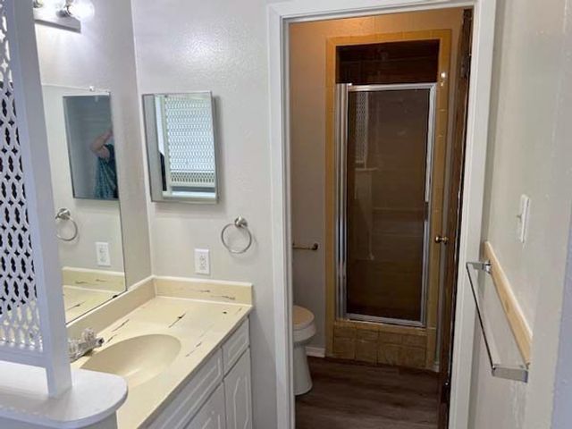 806 Phillips Drive, Ennis, TX 75119