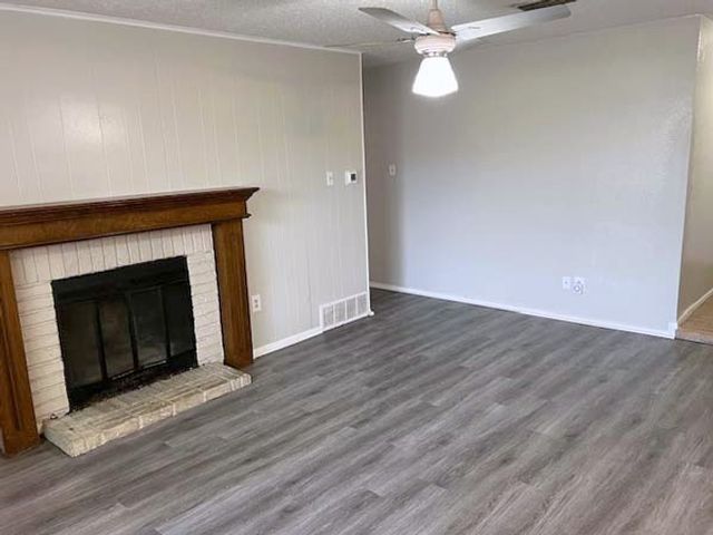 806 Phillips Drive, Ennis, TX 75119