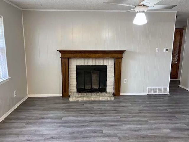 806 Phillips Drive, Ennis, TX 75119