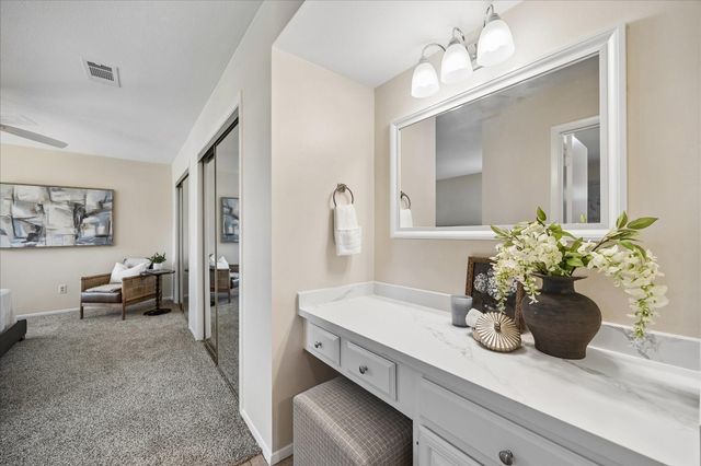 813 Lakeview Drive, Sugar Land, TX 77498