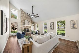 813 Lakeview Drive, Sugar Land, TX 77498