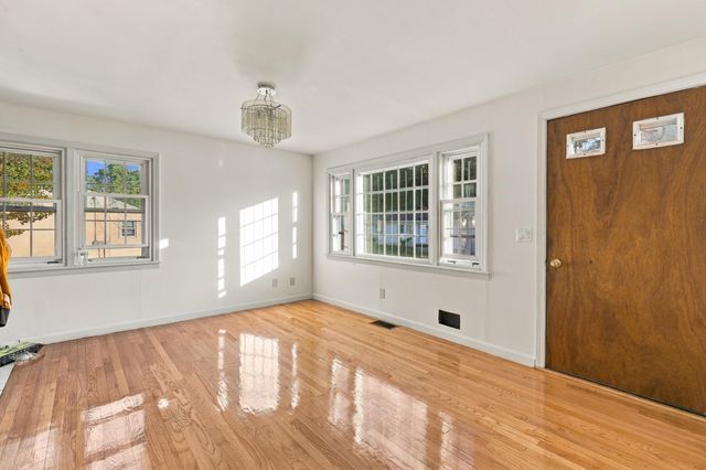 26 Claire Street, Manchester, NH 03103