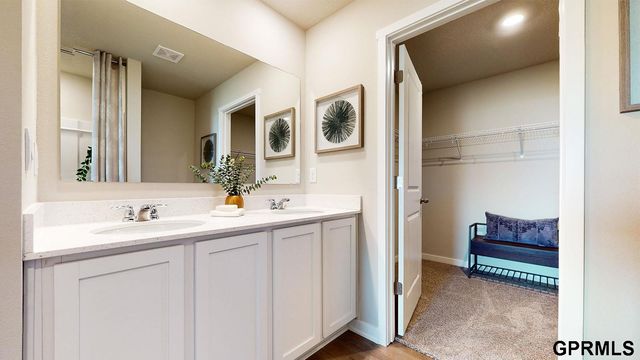 8608 S 185th Street, Gretna, NE 68136
