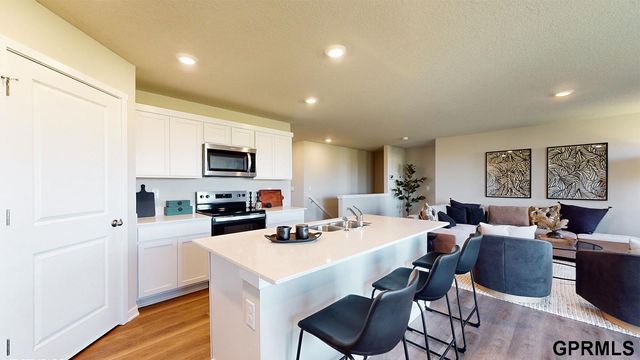 8608 S 185th Street, Gretna, NE 68136