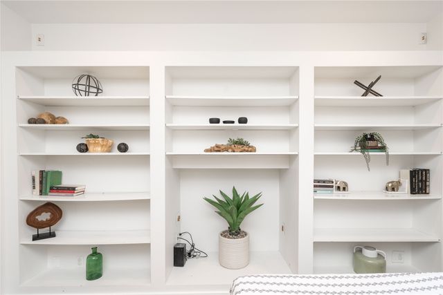 630 36th Street, Des Moines, IA 50312