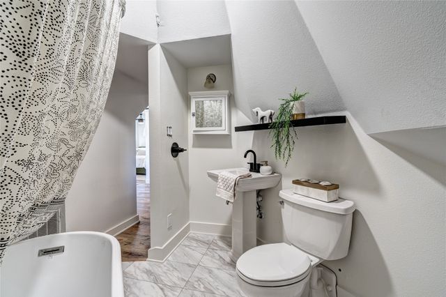 630 36th Street, Des Moines, IA 50312