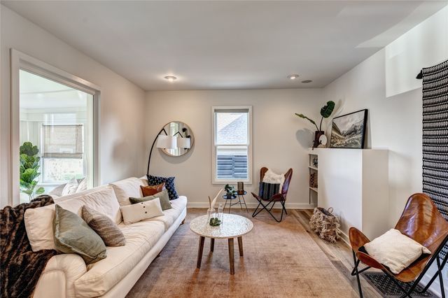 630 36th Street, Des Moines, IA 50312