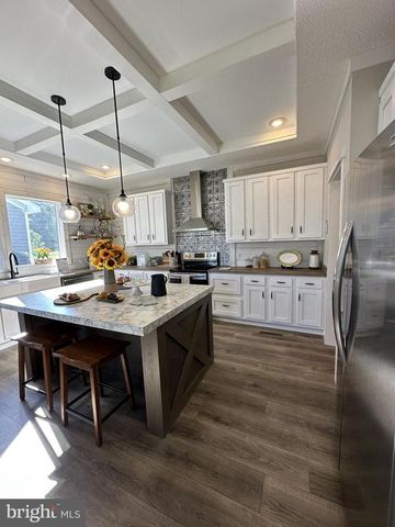 104 HENSON AVE, Louisa, VA 23093
