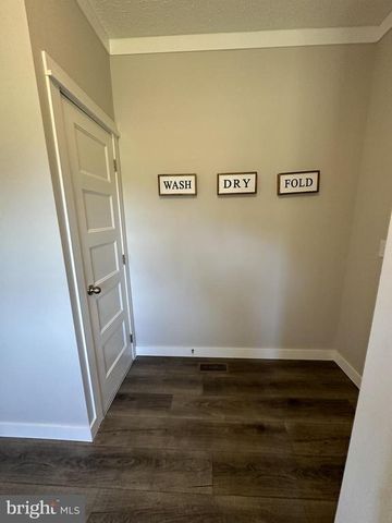104 HENSON AVE, Louisa, VA 23093