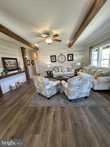 104 HENSON AVE, Louisa, VA 23093