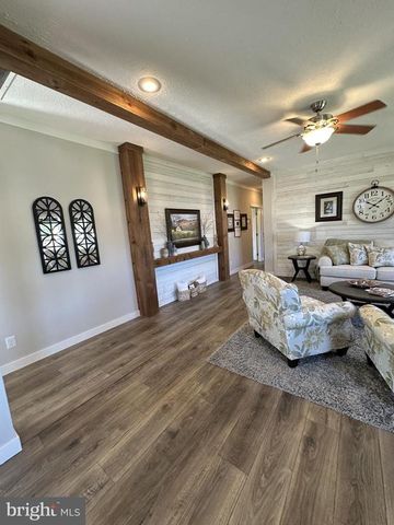 104 HENSON AVE, Louisa, VA 23093